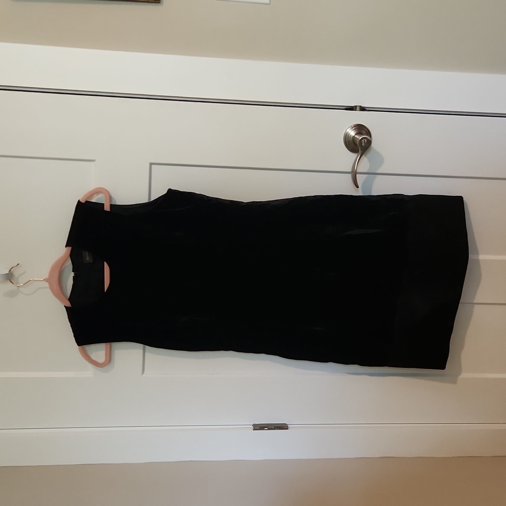Banana Republic classic velvet dress size 6! Excellent  condition!